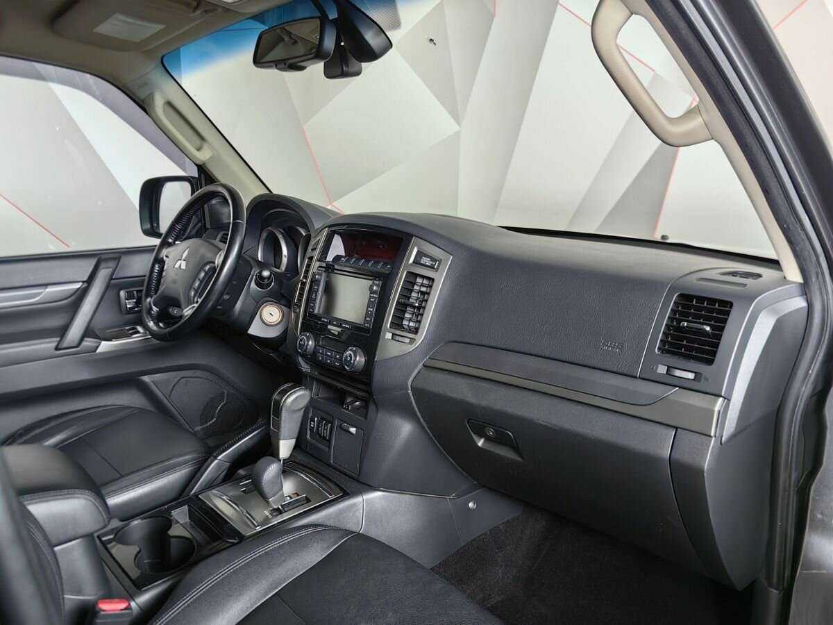 Mitsubishi Pajero 2015 года с пробегом. Фото: #8
