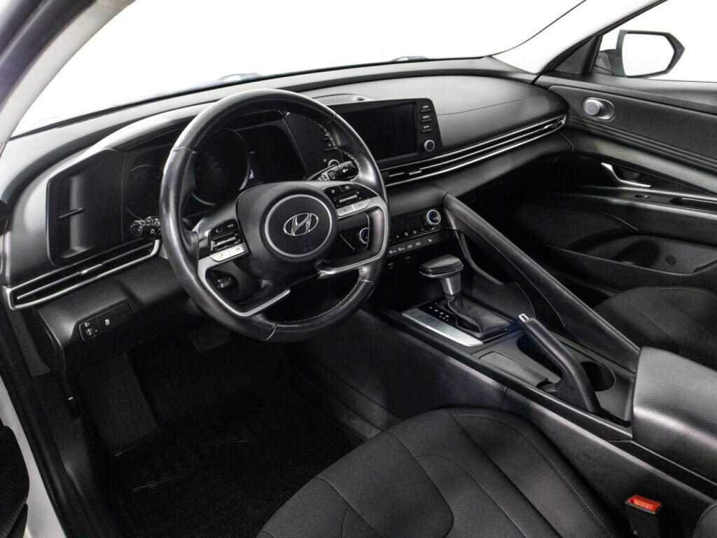 Hyundai Elantra 2021 года с пробегом. Фото: #10