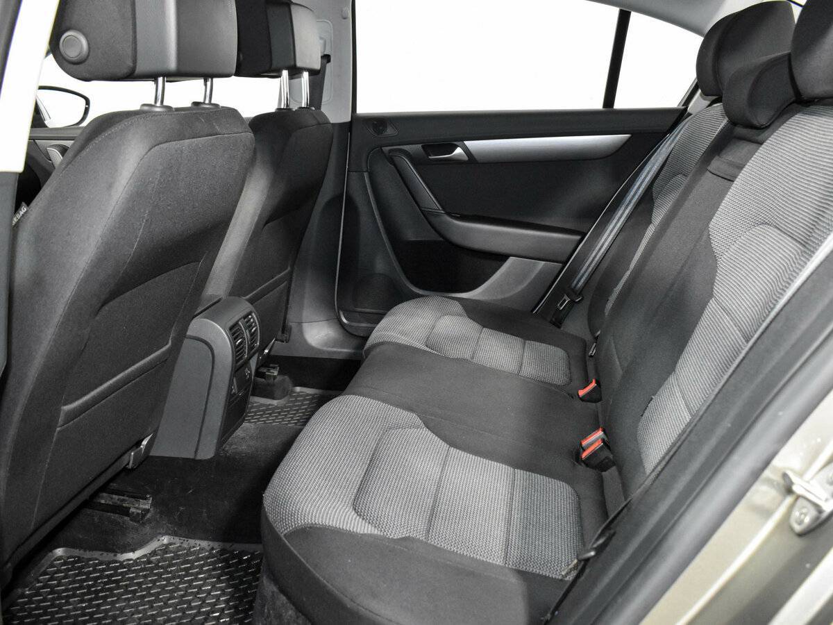 Volkswagen Passat 2012 года с пробегом. Фото: #10