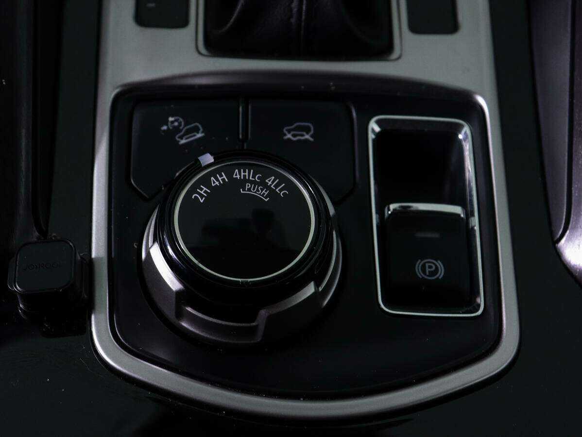 Mitsubishi Pajero Sport 2018 года с пробегом. Фото: #25