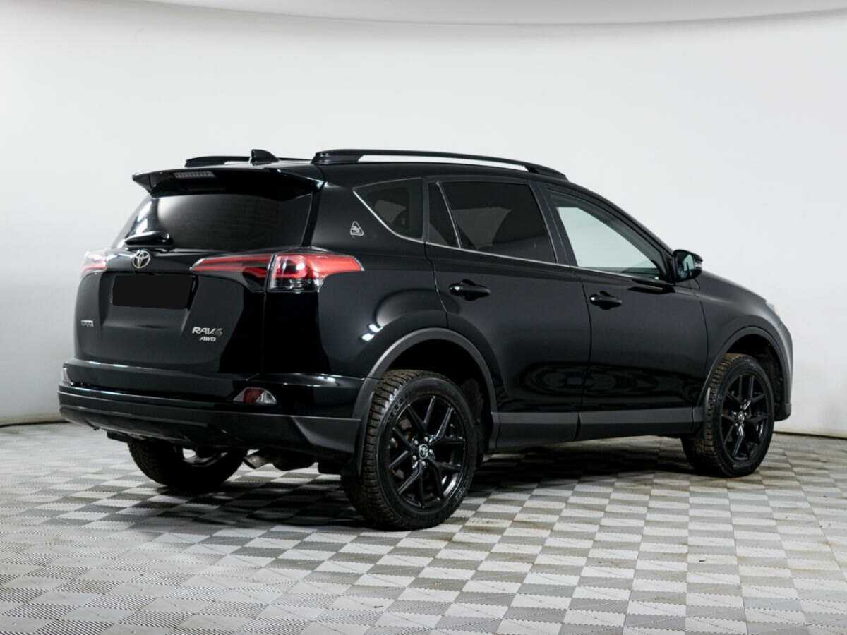 Toyota RAV4 2018 года с пробегом. Фото: #3