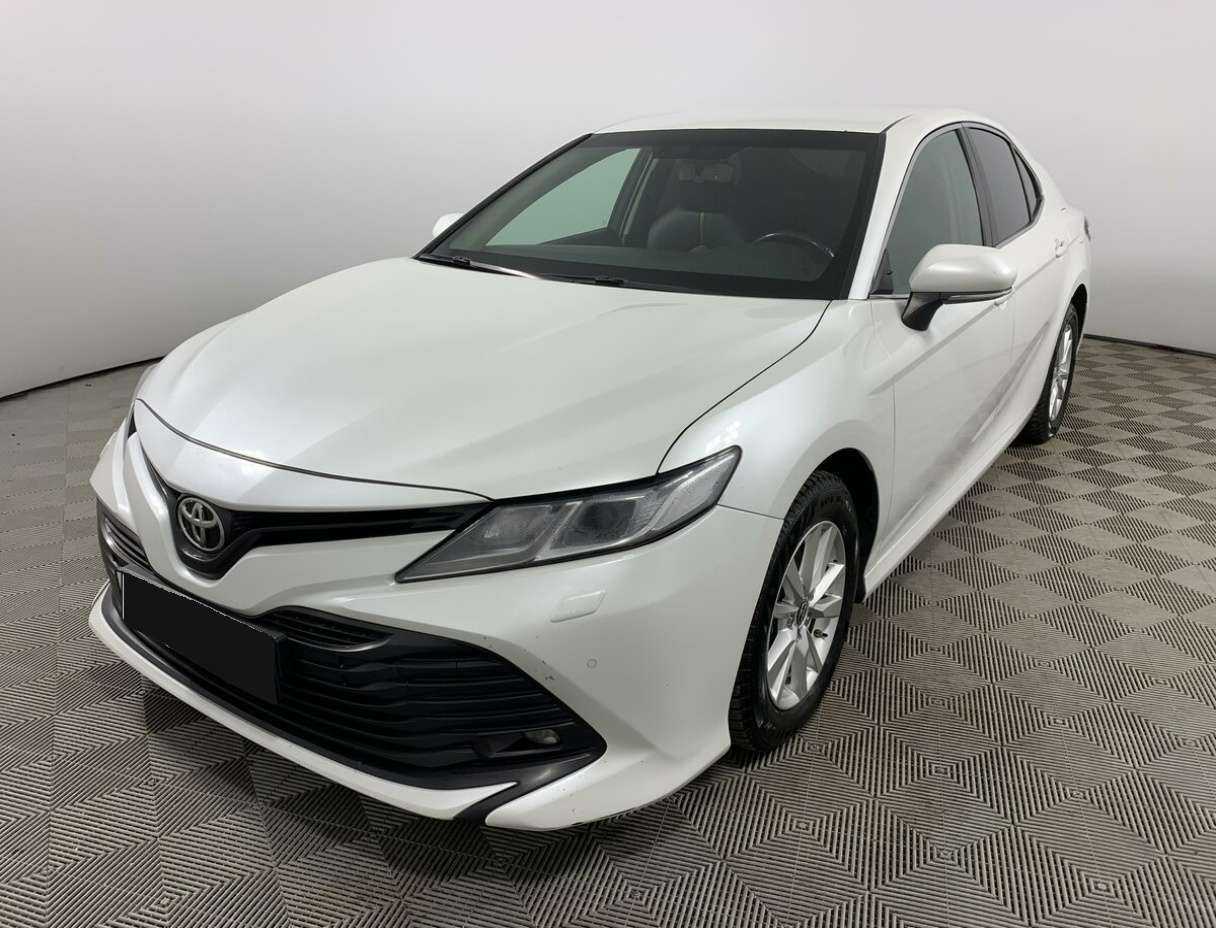 Toyota Camry 2020 года с пробегом. Посмотреть фото