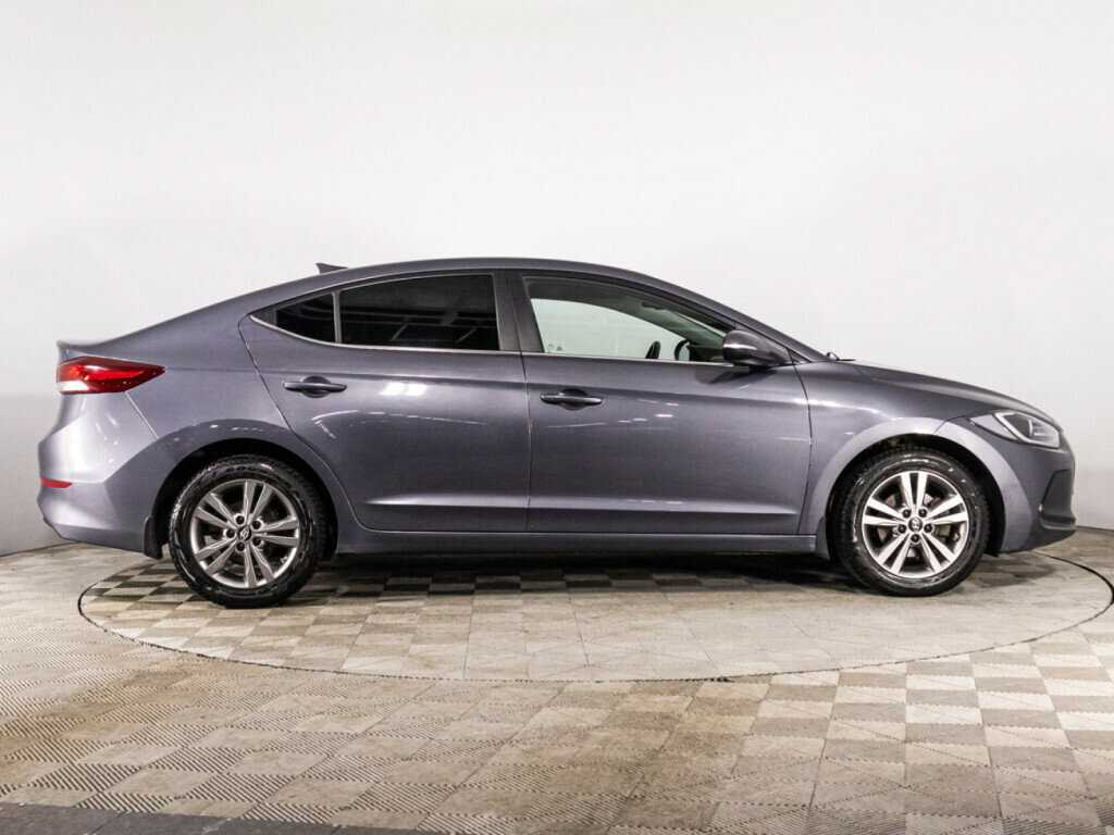 Hyundai Elantra 2018 года с пробегом. Фото: #3