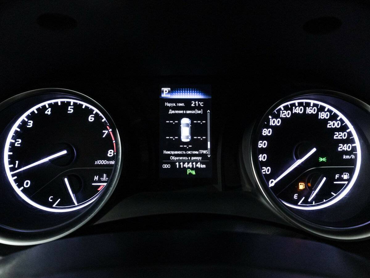 Toyota Camry 2018 года с пробегом. Фото: #11