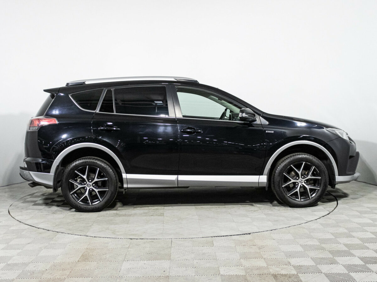Toyota RAV4 2016 года с пробегом. Фото: #3