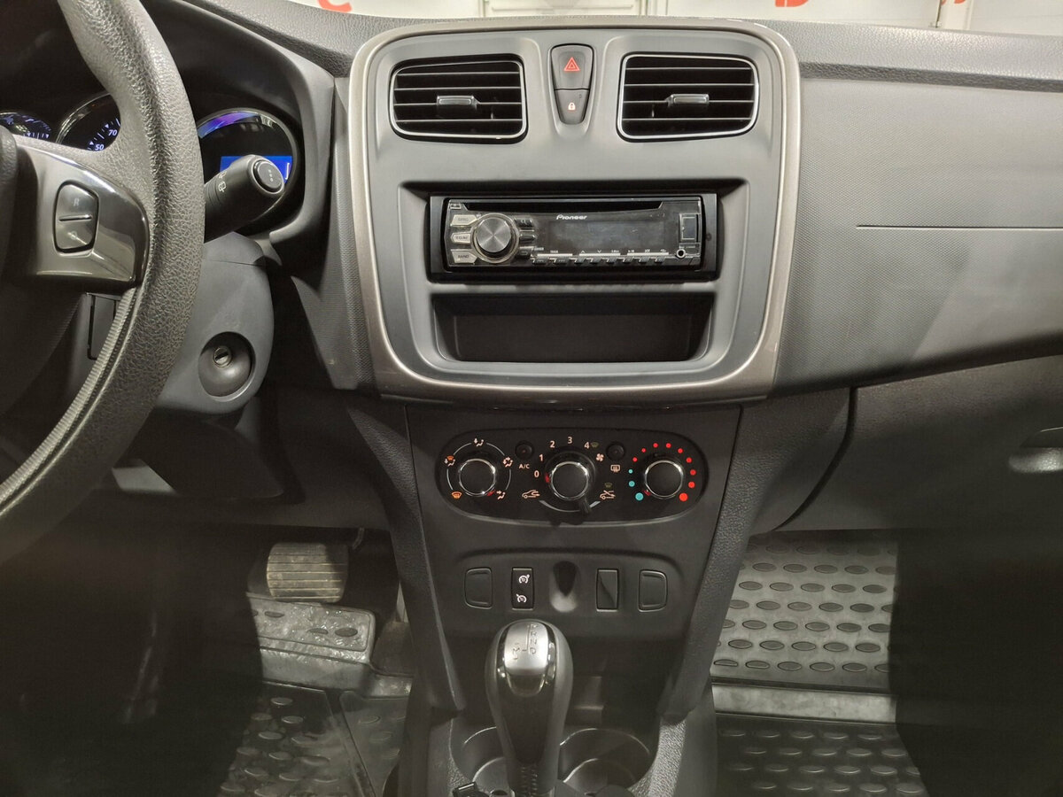 Renault Sandero 2016 года с пробегом. Фото: #14