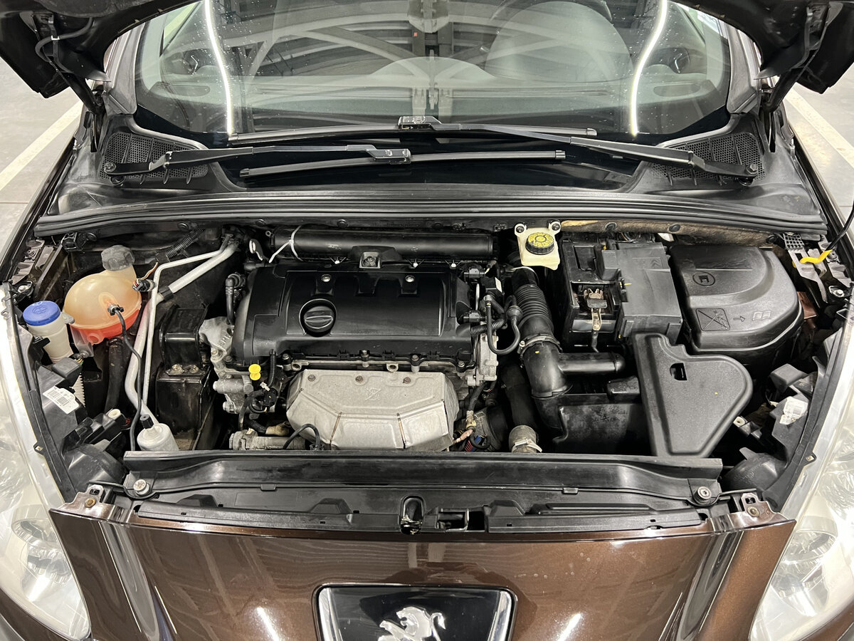 Peugeot 308 2012 года с пробегом. Фото: #8