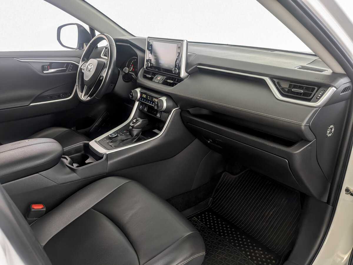 Toyota RAV4 2020 года с пробегом. Фото: #8