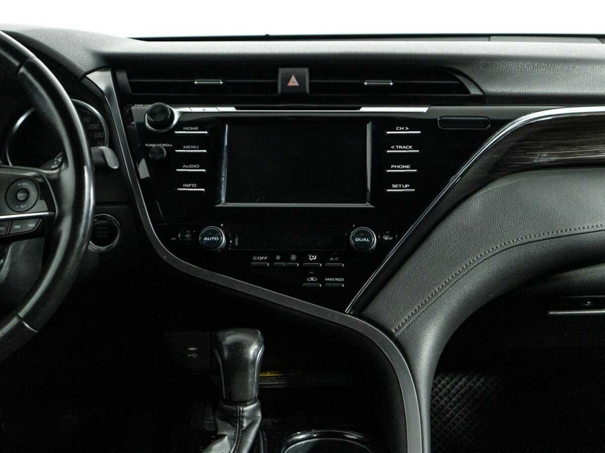 Toyota Camry 2020 года с пробегом. Фото: #13