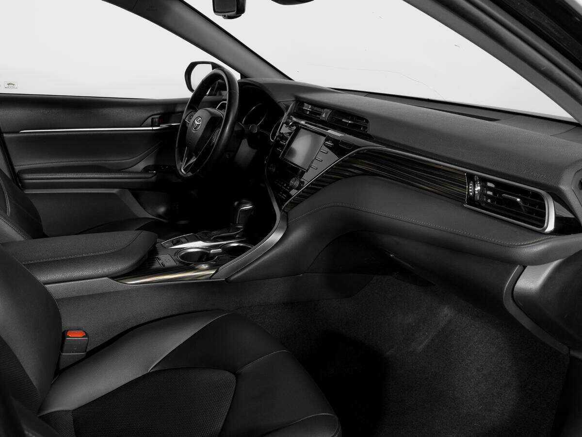 Toyota Camry 2021 года с пробегом. Фото: #7