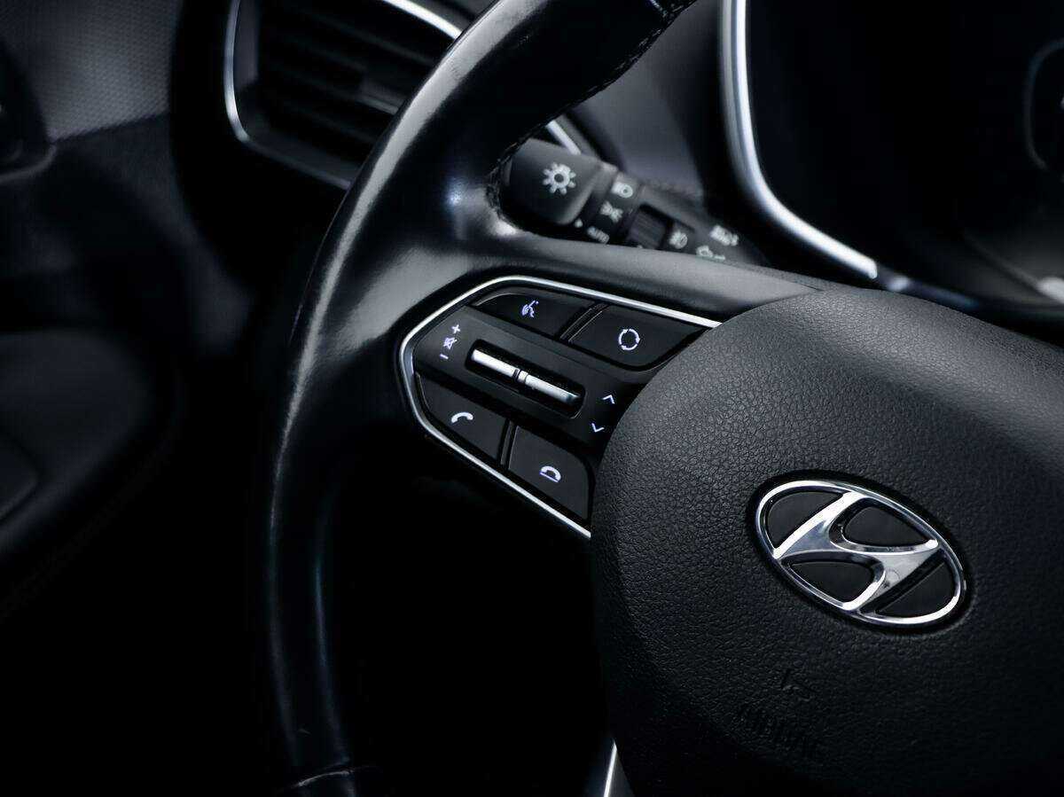 Hyundai Santa Fe 2018 года с пробегом. Фото: #11
