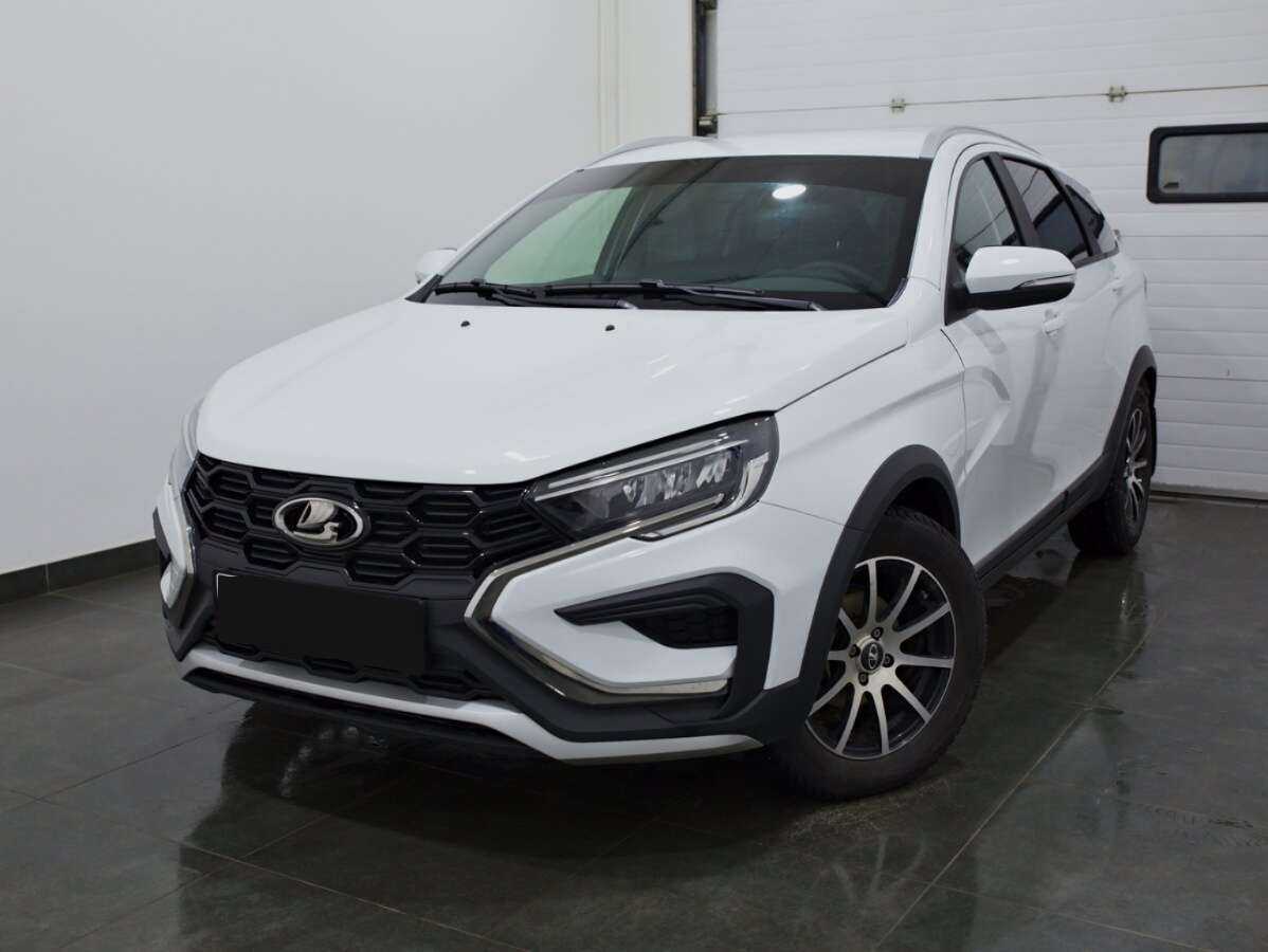 Lada (ВАЗ) Vesta 2023 года с пробегом. Посмотреть фото