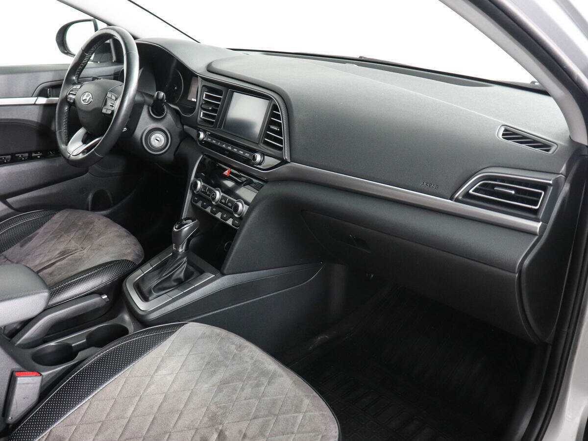 Hyundai Elantra 2019 года с пробегом. Фото: #9