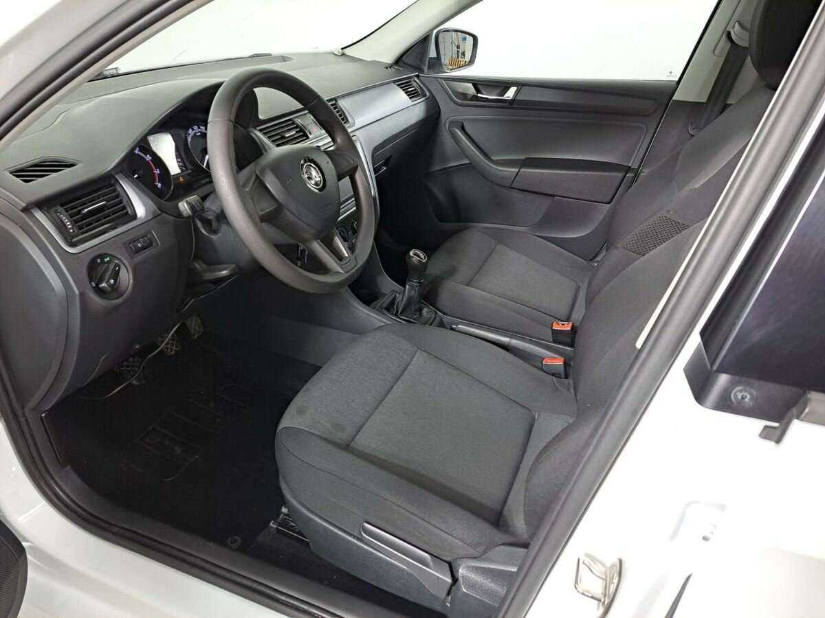 Skoda Rapid 2017 года с пробегом. Фото: #15