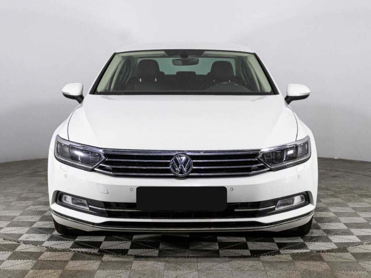 Volkswagen Passat 2017 года с пробегом. Фото: #1