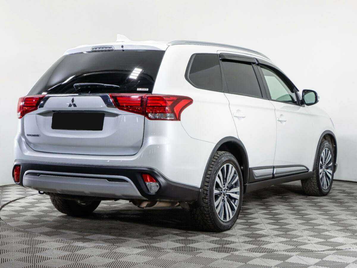 Mitsubishi Outlander 2021 года с пробегом. Фото: #4