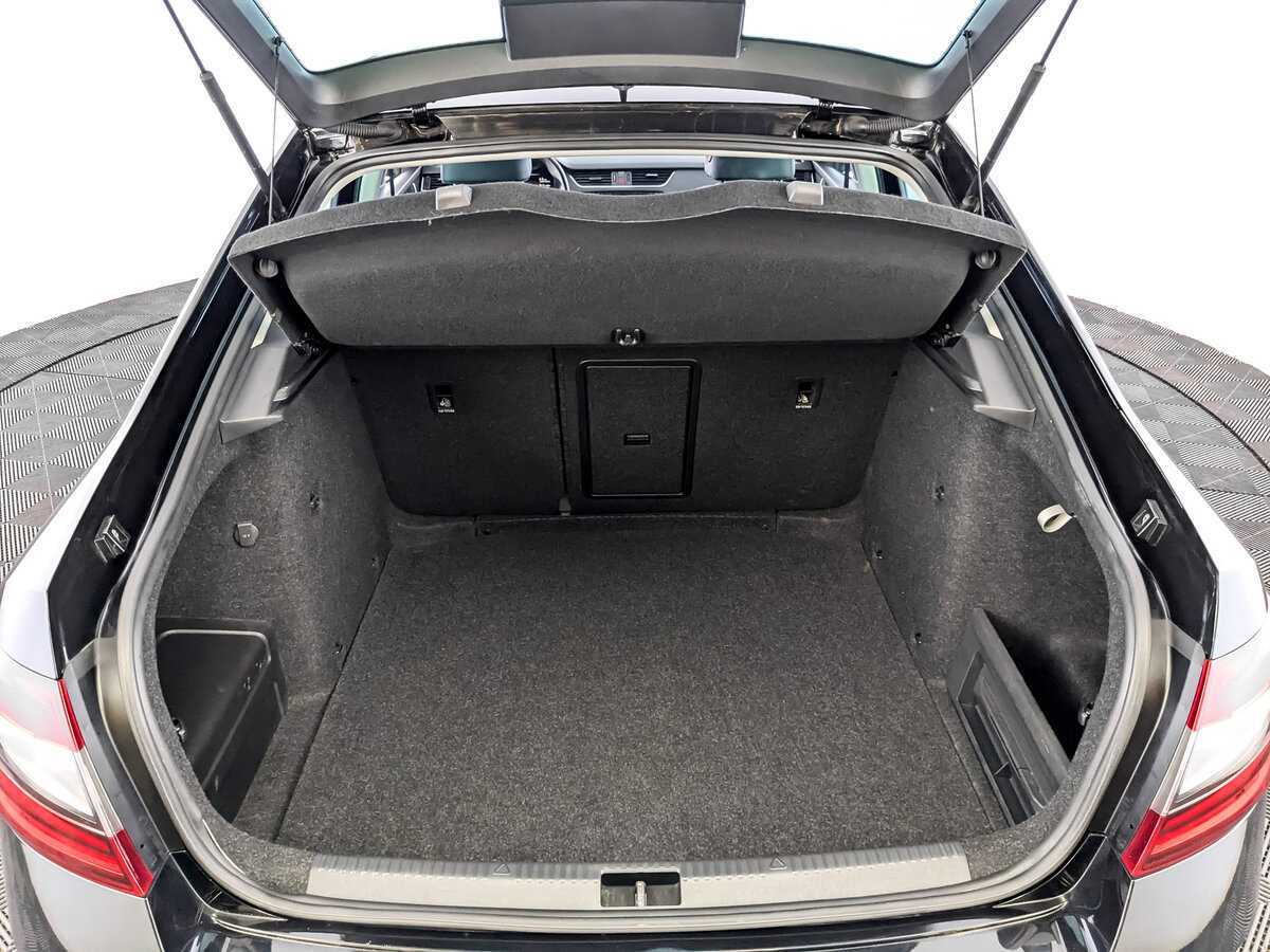 Skoda Octavia 2019 года с пробегом. Фото: #9