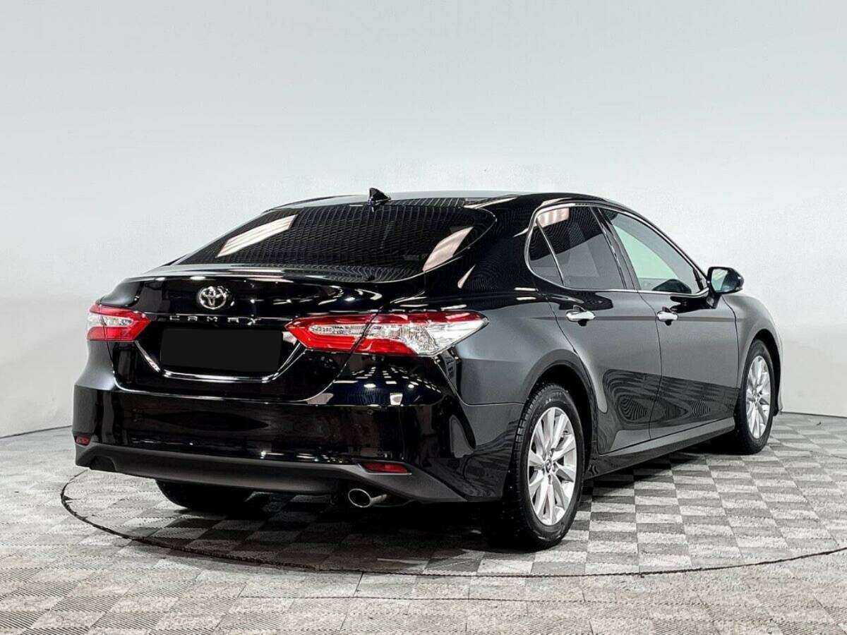 Toyota Camry 2018 года с пробегом. Фото: #3