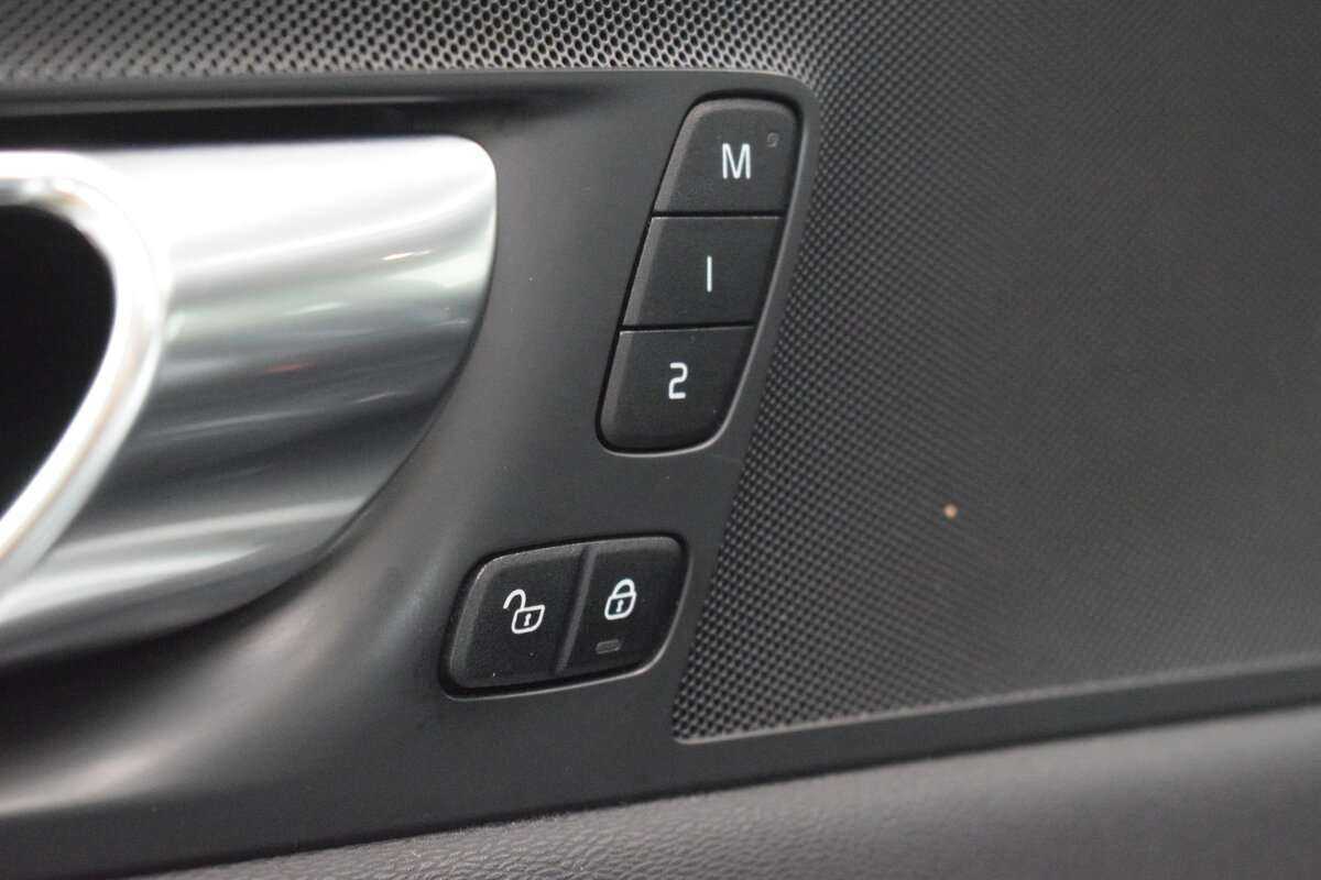 Volvo XC60 2020 года с пробегом. Фото: #9