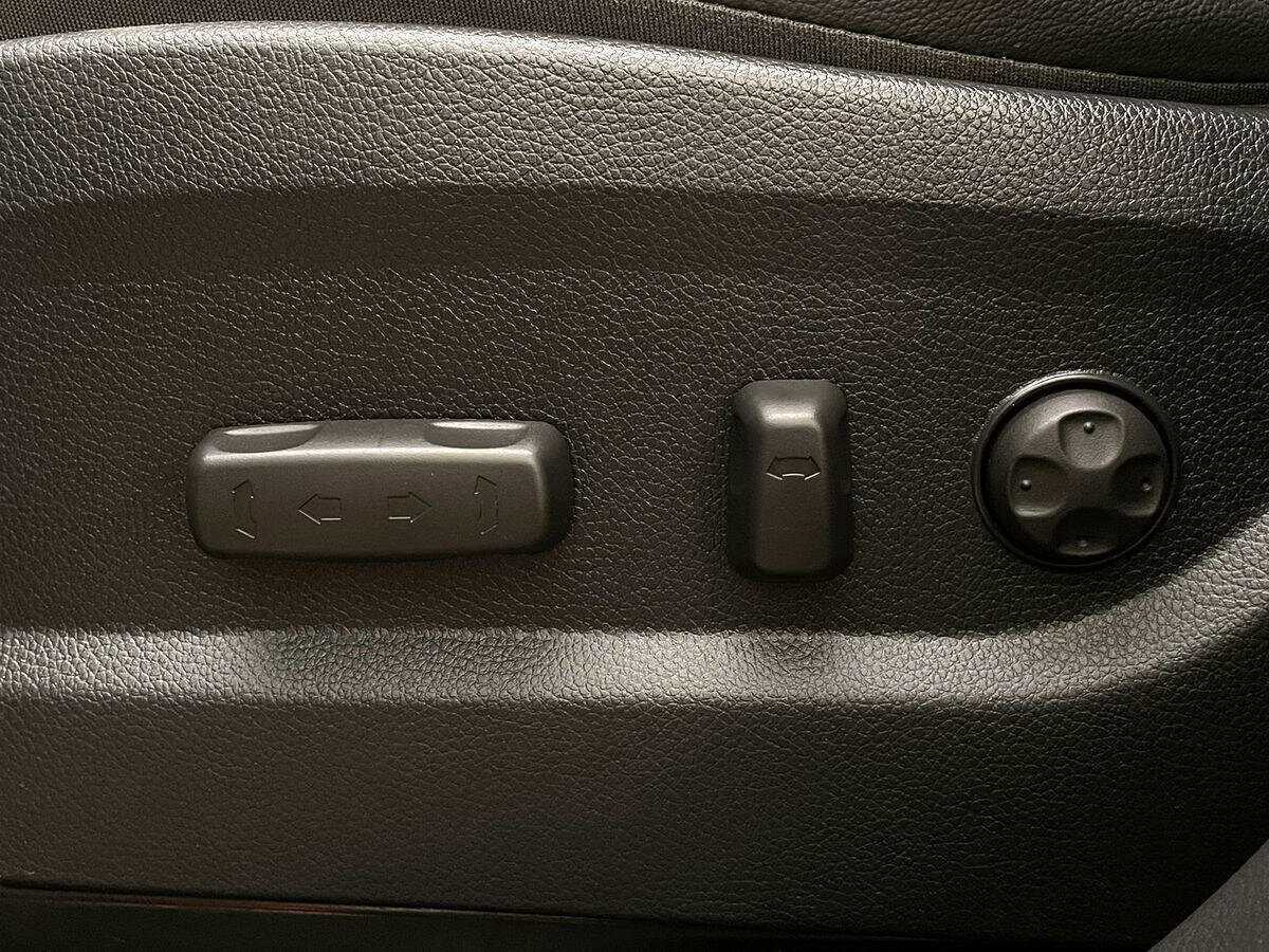 Hyundai Santa Fe 2015 года с пробегом. Фото: #14