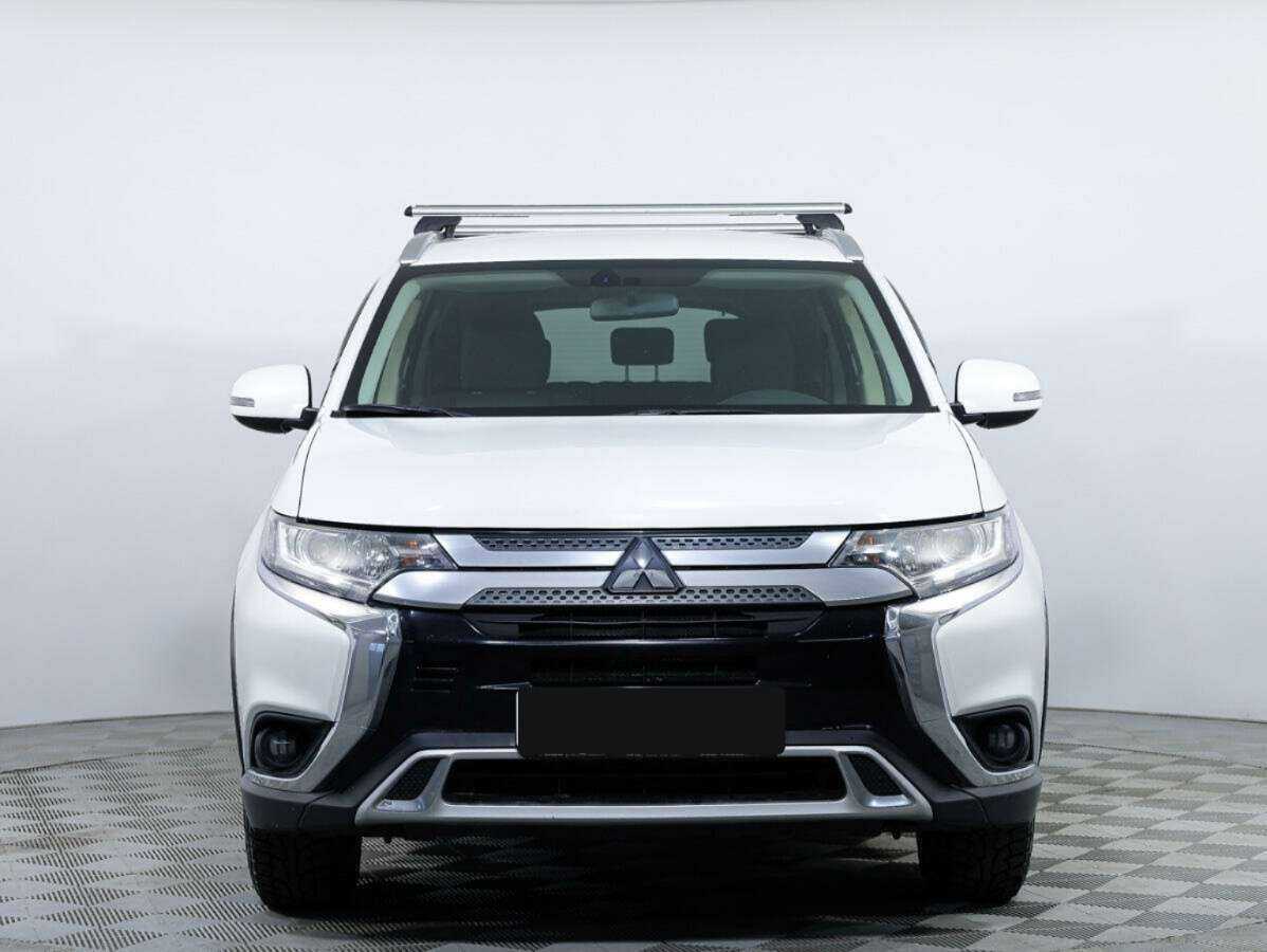Mitsubishi Outlander 2018 года с пробегом. Фото: #1