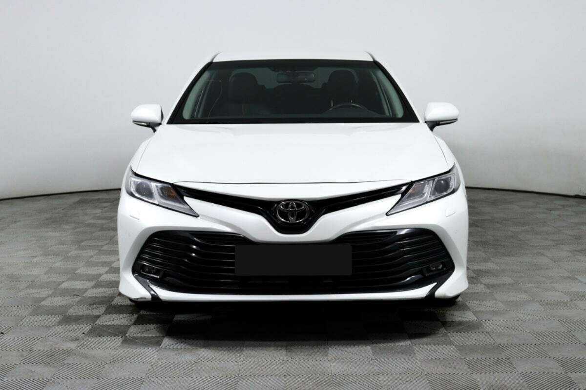 Toyota Camry 2019 года с пробегом. Фото: #1