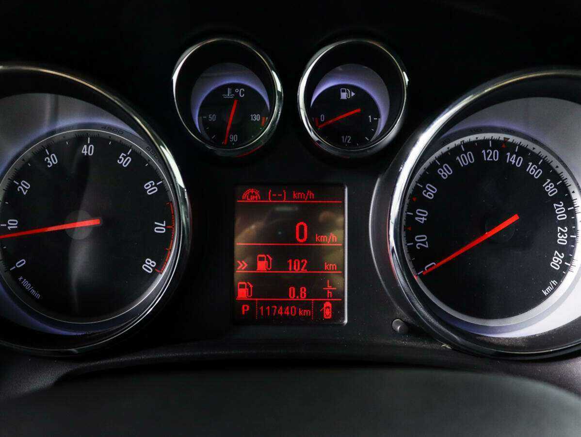 Opel Astra 2012 года с пробегом. Фото: #7