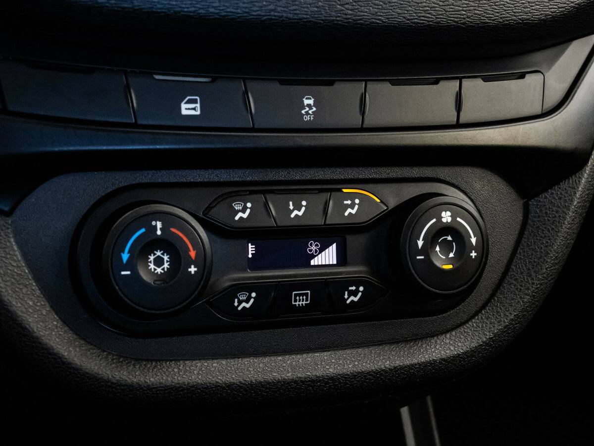 Lada (ВАЗ) Vesta 2021 года с пробегом. Фото: #12