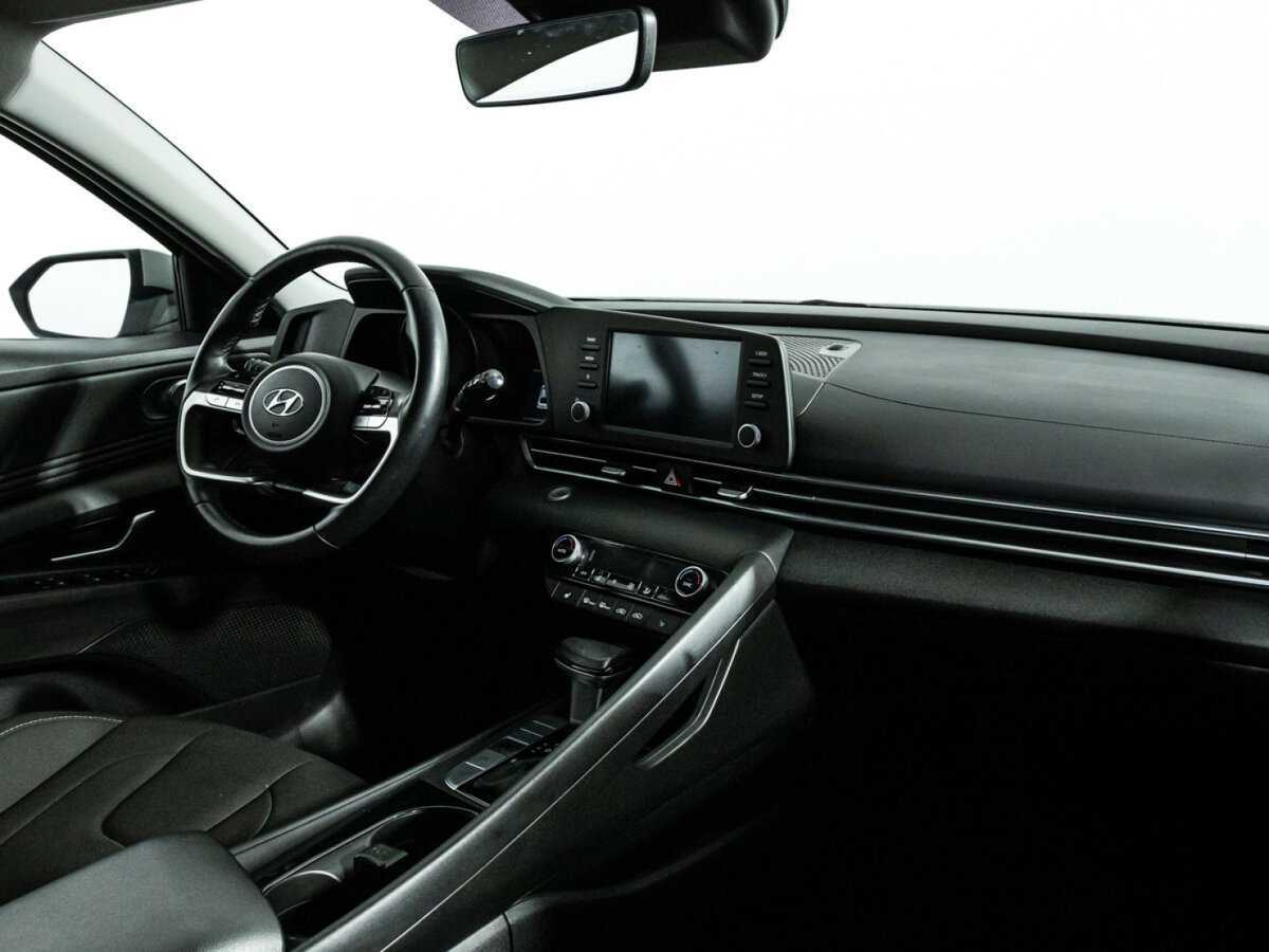 Hyundai Elantra 2021 года с пробегом. Фото: #8