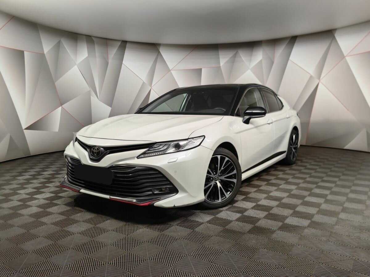 Toyota Camry 2020 года с пробегом. Посмотреть фото