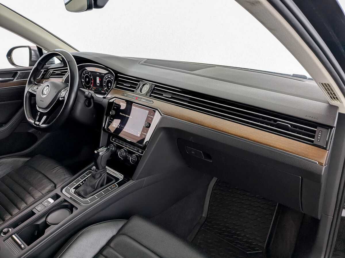 Volkswagen Passat 2018 года с пробегом. Фото: #10