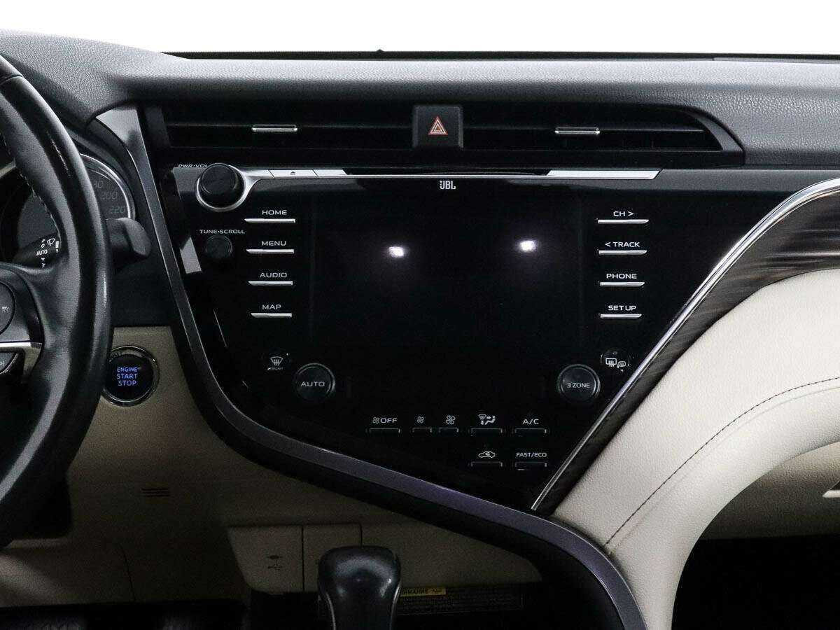 Toyota Camry 2018 года с пробегом. Фото: #10