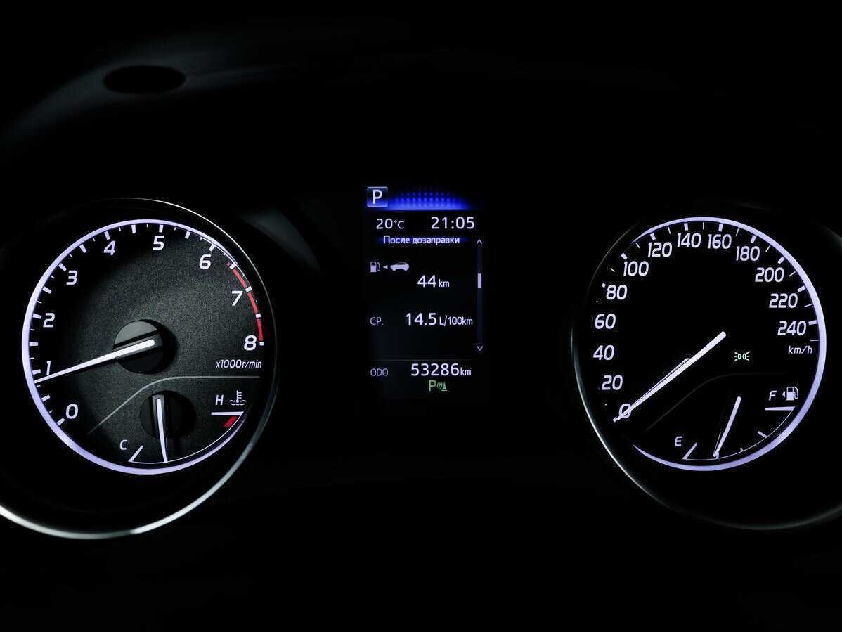 Toyota Camry 2020 года с пробегом. Фото: #7