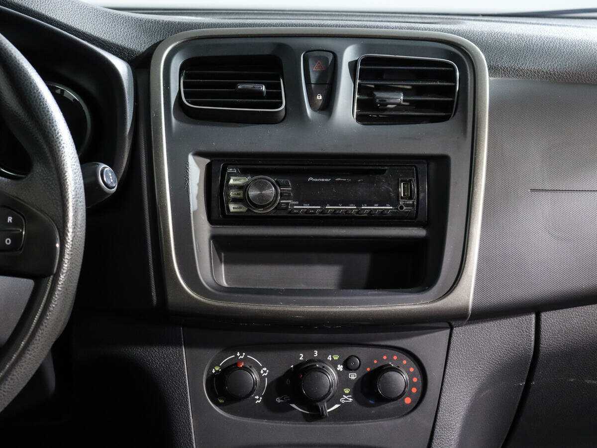 Renault Sandero 2015 года с пробегом. Фото: #12