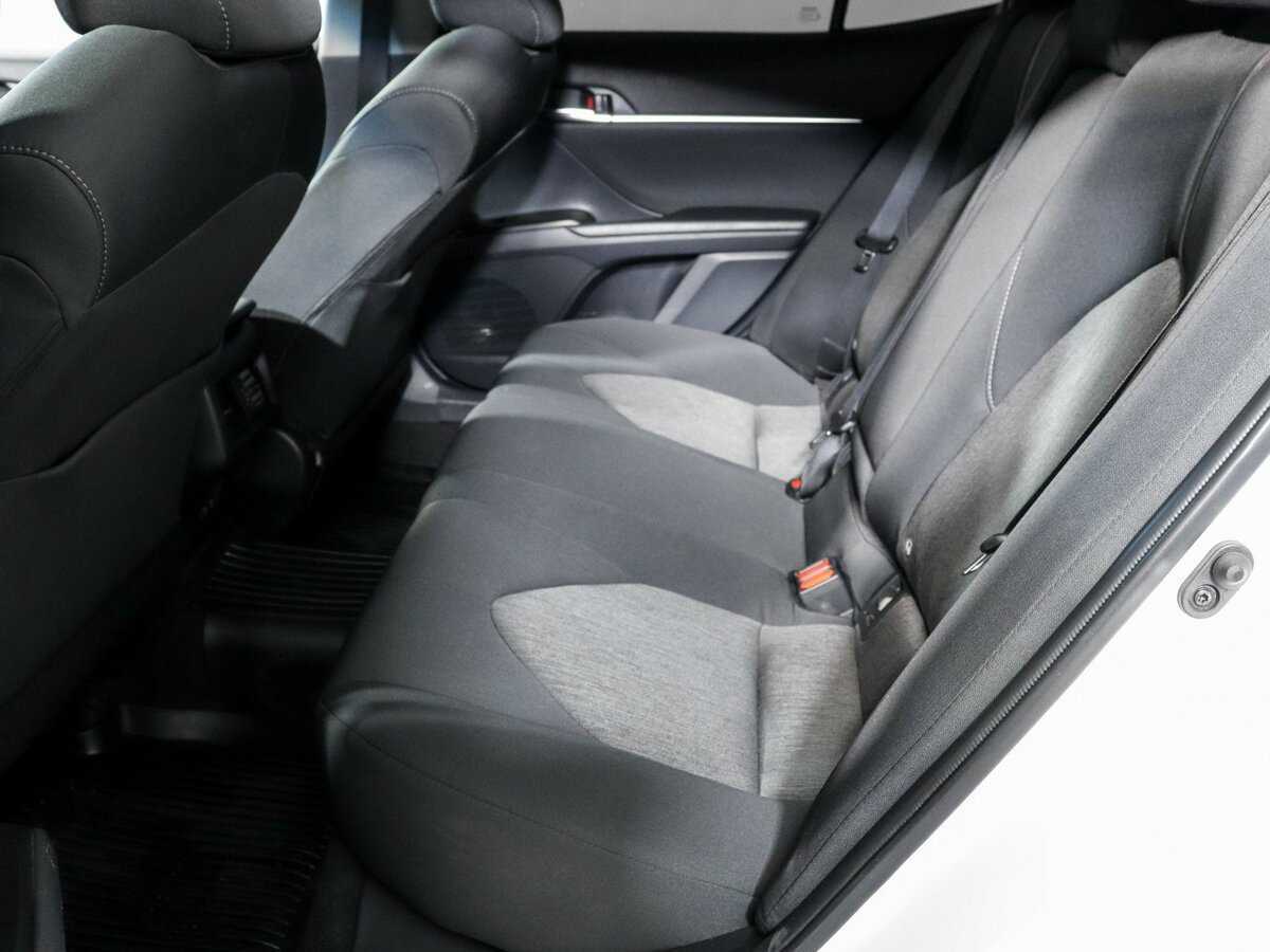 Toyota Camry 2021 года с пробегом. Фото: #6
