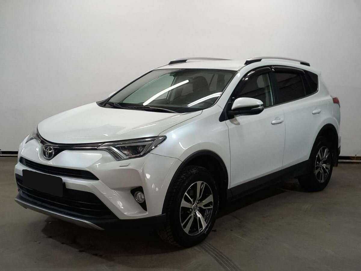 Toyota RAV4 2018 года с пробегом. Посмотреть фото