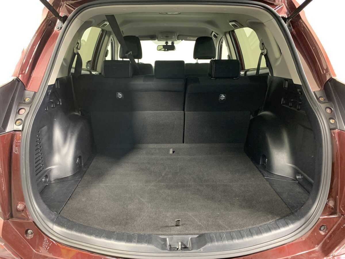 Toyota RAV4 2018 года с пробегом. Фото: #19