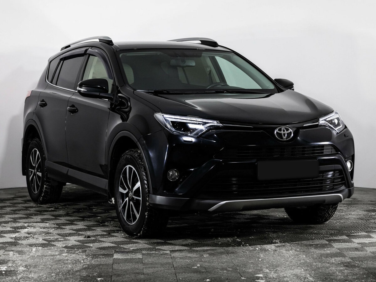 Toyota RAV4 2018 года с пробегом. Фото: #2