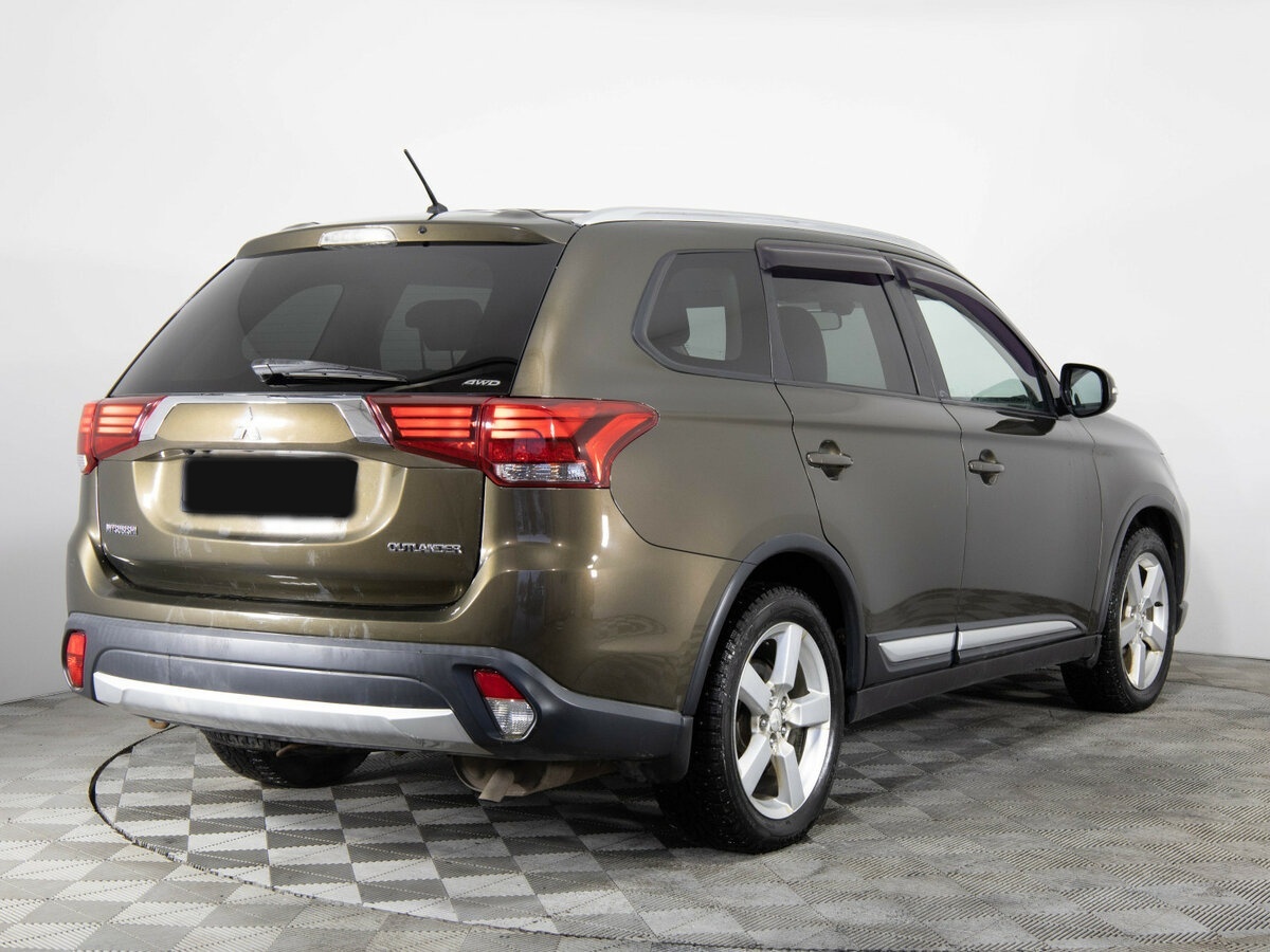 Mitsubishi Outlander 2016 года с пробегом. Фото: #3