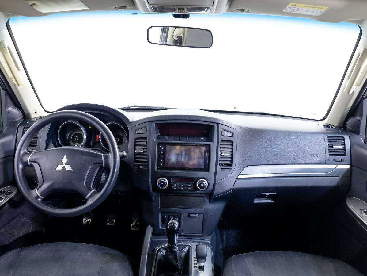 Mitsubishi Pajero 2013 года с пробегом. Фото: #8