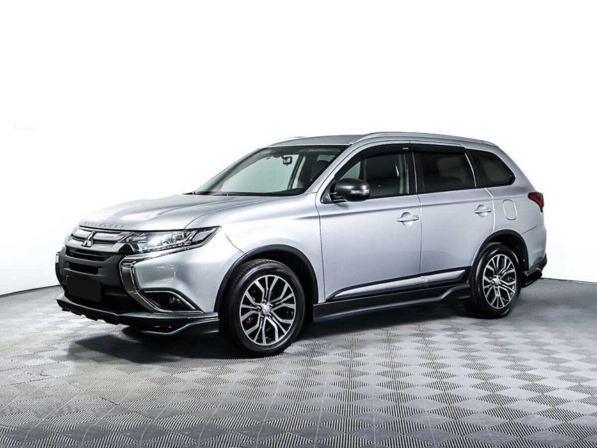 Mitsubishi Outlander 2018 года с пробегом. Посмотреть фото