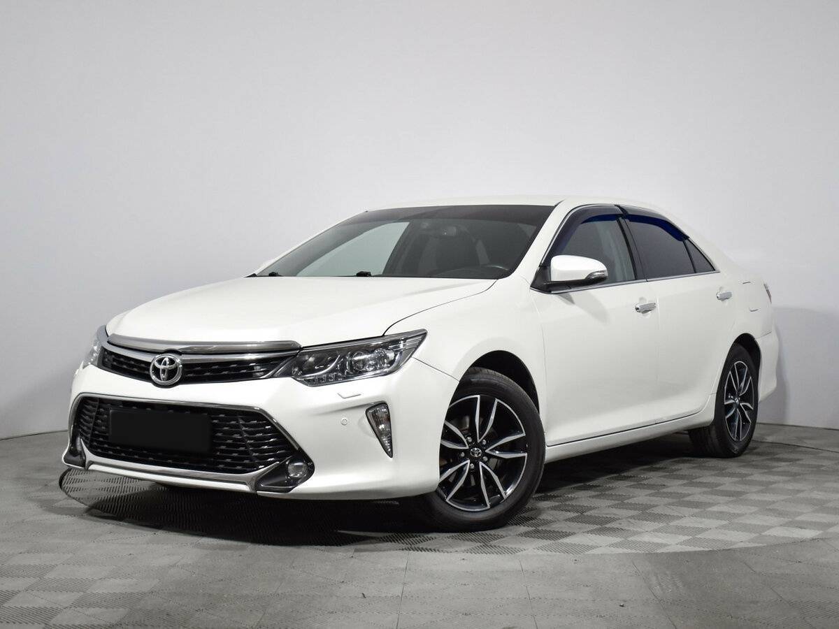 Toyota Camry 2018 года с пробегом. Посмотреть фото