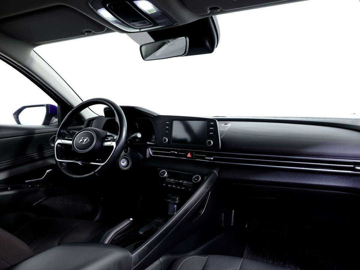 Hyundai Elantra 2021 года с пробегом. Фото: #9