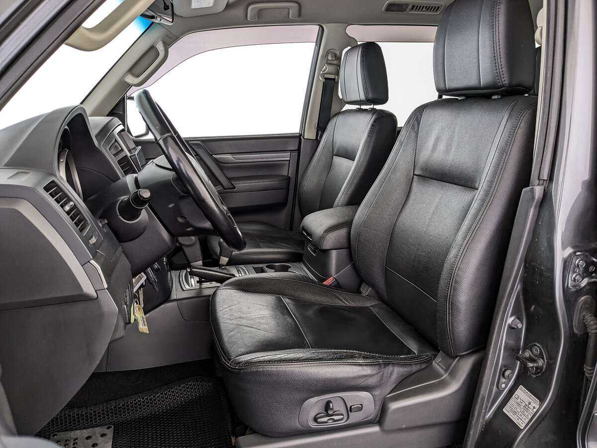 Mitsubishi Pajero 2013 года с пробегом. Фото: #19