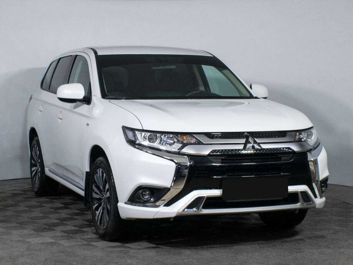 Mitsubishi Outlander 2022 года с пробегом. Фото: #2