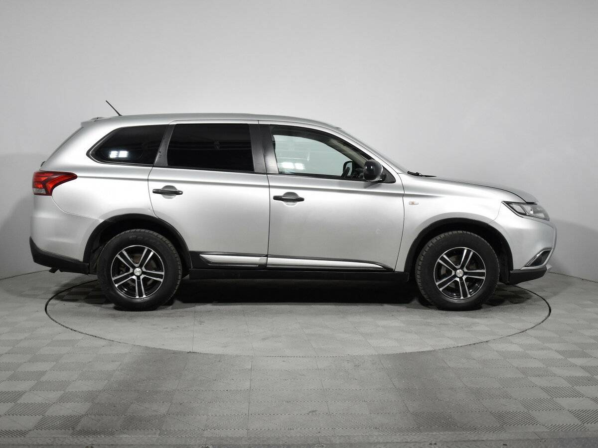 Mitsubishi Outlander 2015 года с пробегом. Фото: #3