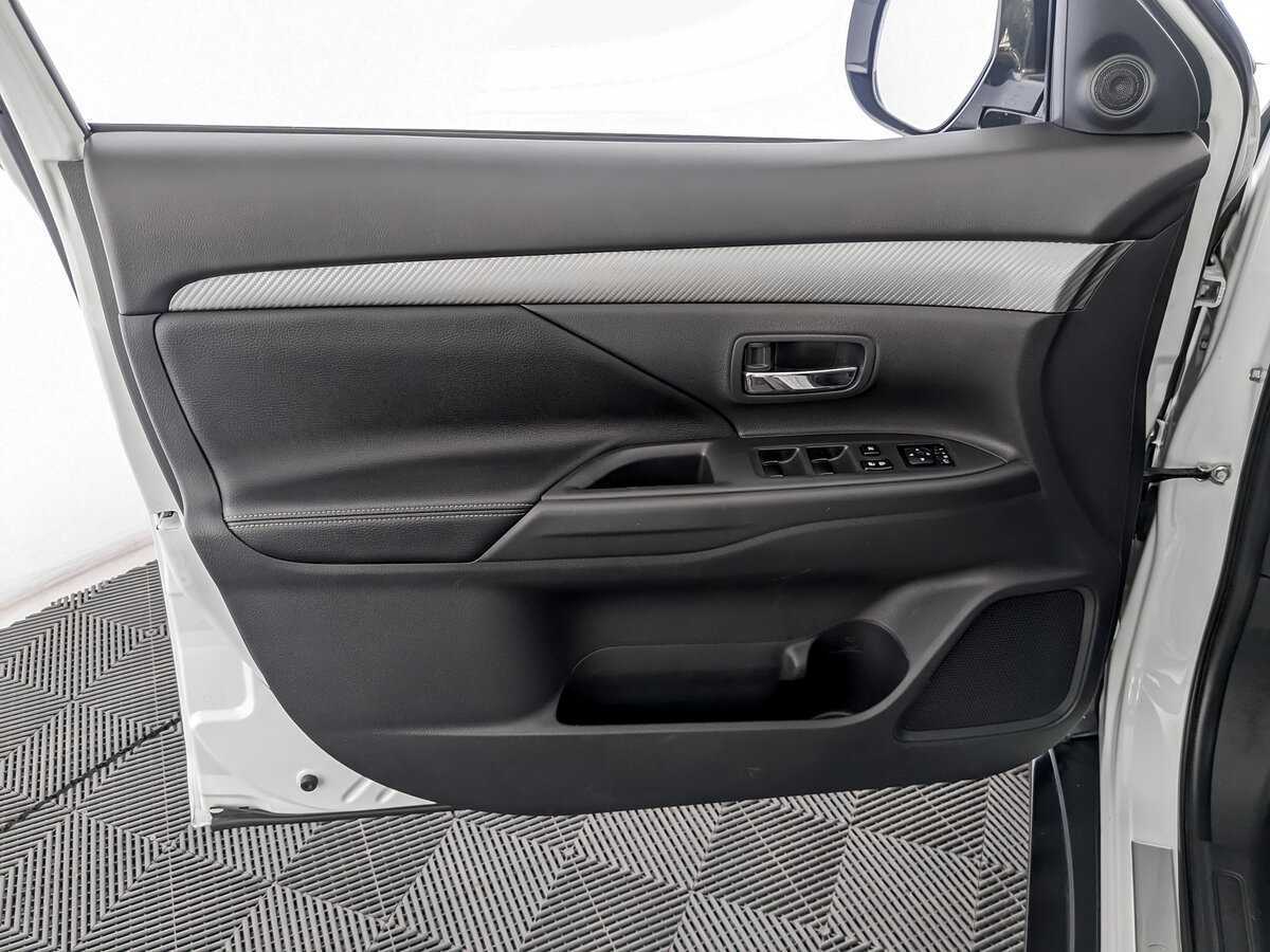 Mitsubishi Outlander 2014 года с пробегом. Фото: #14