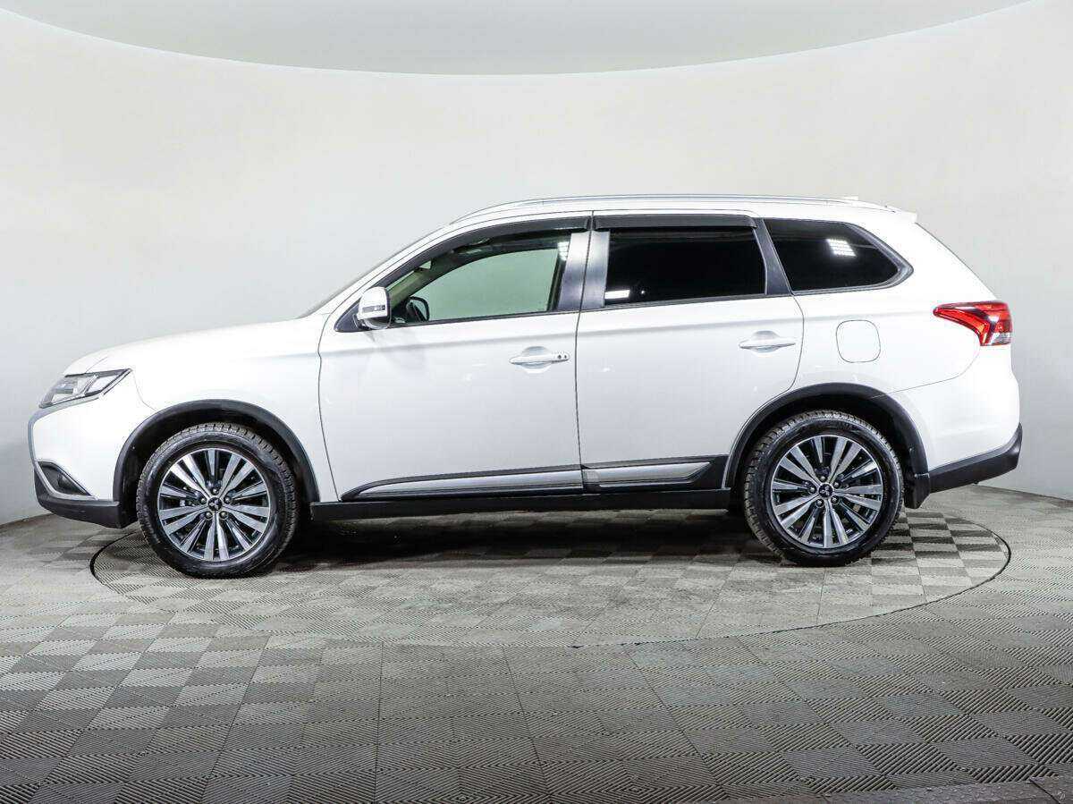 Mitsubishi Outlander 2021 года с пробегом. Фото: #7