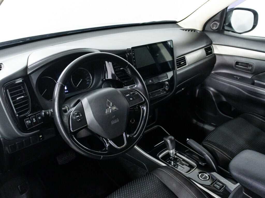 Mitsubishi Outlander 2017 года с пробегом. Фото: #10