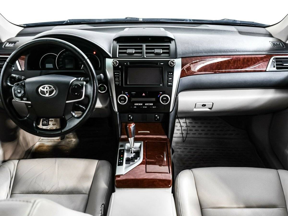 Toyota Camry 2012 года с пробегом. Фото: #10